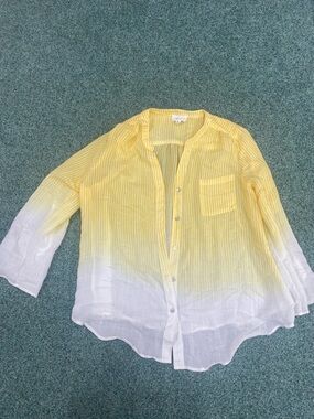 Lightweight Yellow to White Ombre Button-Down Top